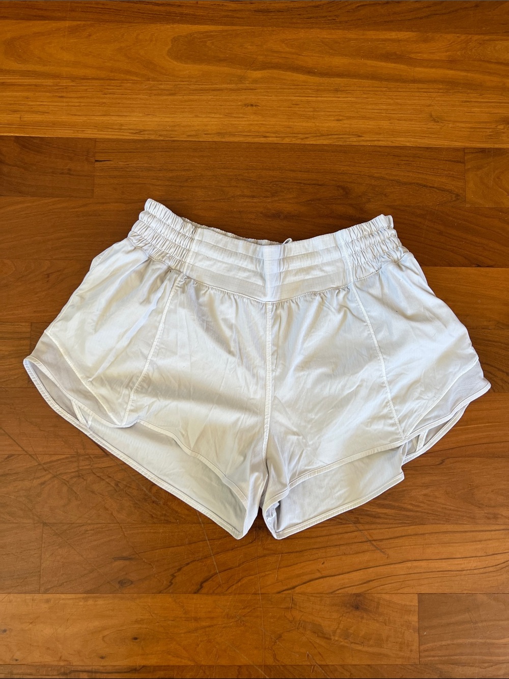 lululemon athletica white hotty hot shorts